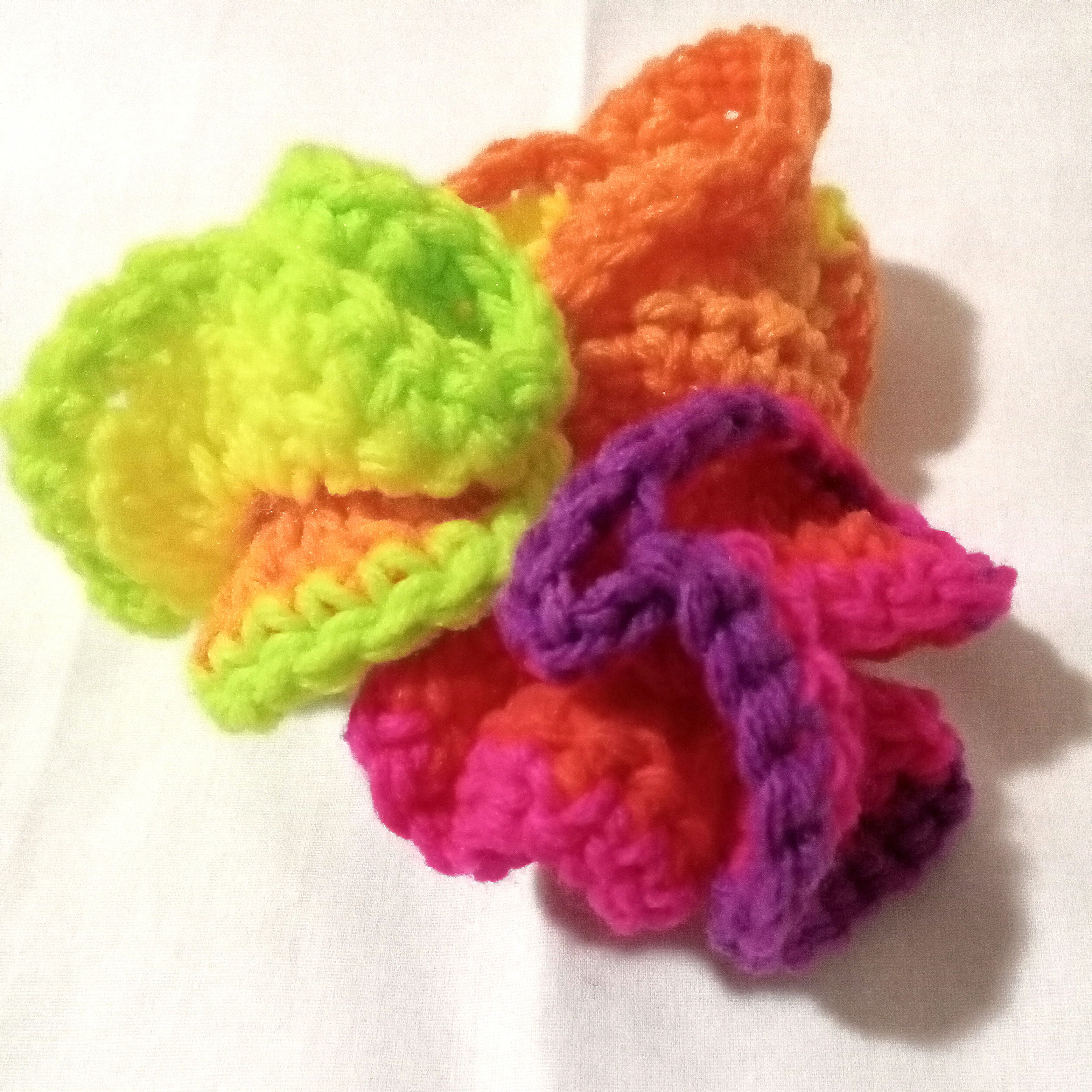 Bundle of small multicolor mobïuses